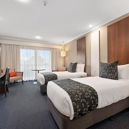 Quality Hotel Taylors Lakes Extérieur photo