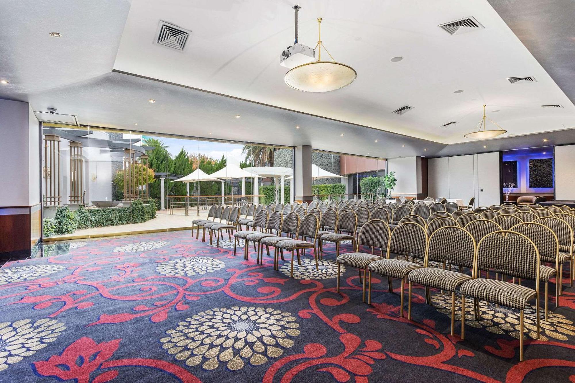 Quality Hotel Taylors Lakes Extérieur photo