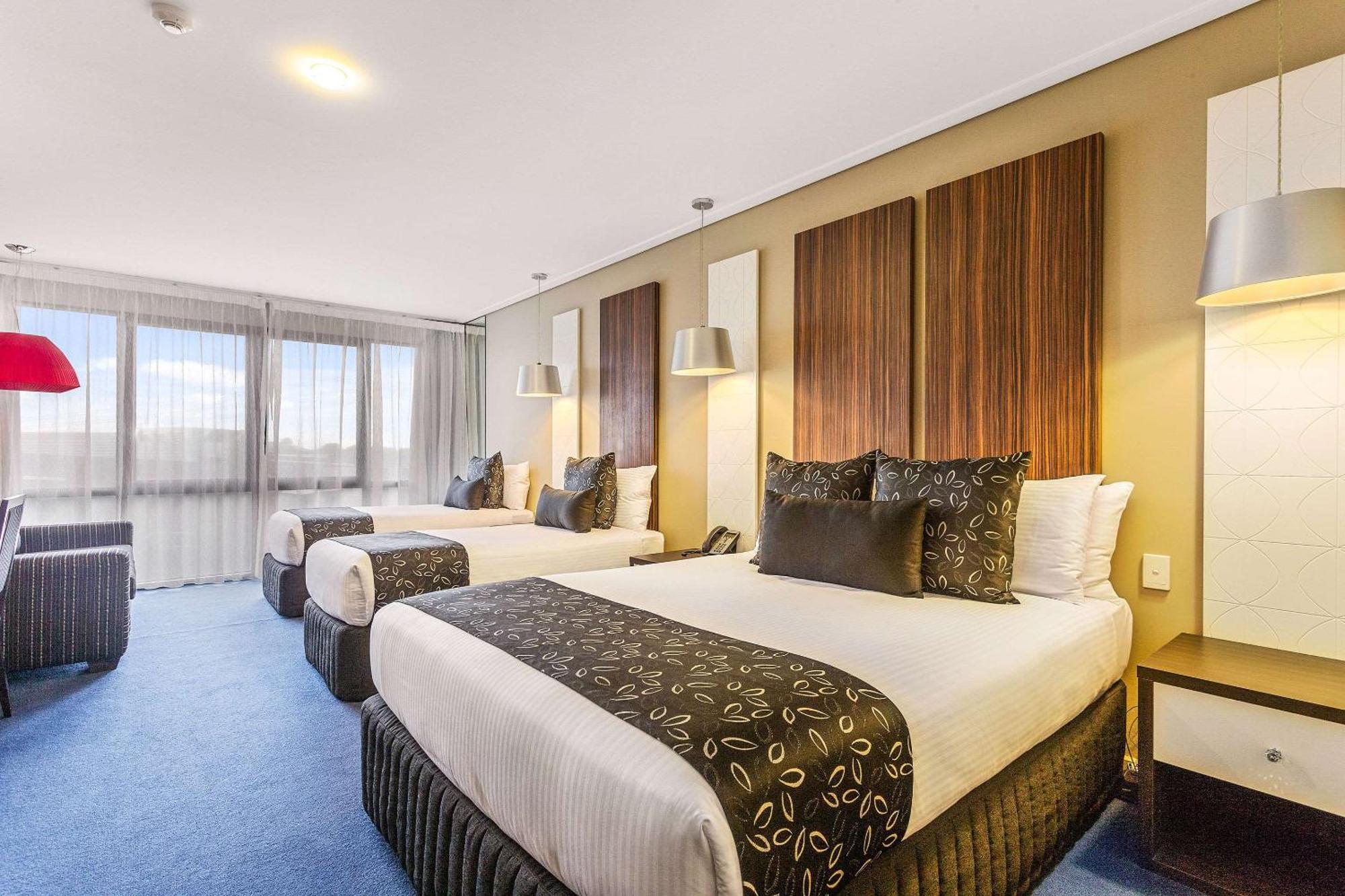Quality Hotel Taylors Lakes Extérieur photo