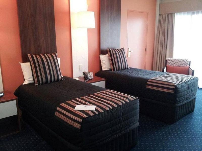 Quality Hotel Taylors Lakes Extérieur photo