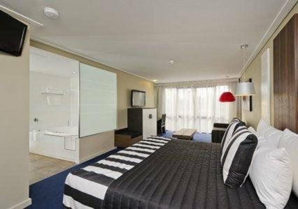 Quality Hotel Taylors Lakes Extérieur photo